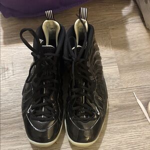 Nike Black High-Top Athletic Shoes size 7Y